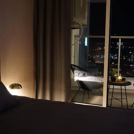 Апартаменты Stellarlux Apartment, 35th Floor *