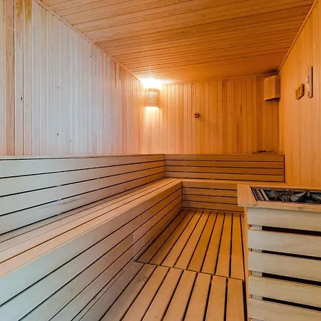 Stellarlux Apartment, 35th Floor Apartment