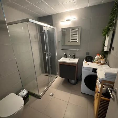 Stellarlux Apartment, 35th Floor Апартаменты *