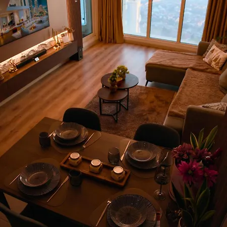 Stellarlux Apartment, 35th Floor شقة